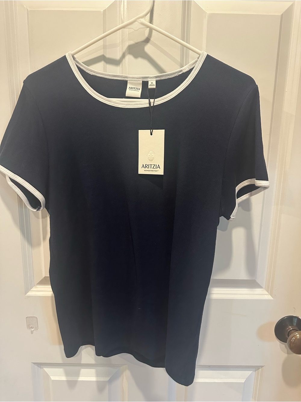 Aritzia Women's XL Navy Ribbed Tee with White Contrast Trim